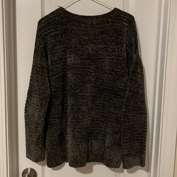 Soft cozy fuzzy sweater - Picture 5 of 5